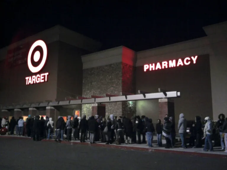 People in que at Target Store for Black Friday Sale